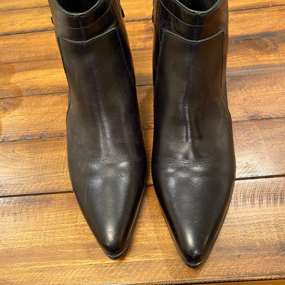 Boots 37 (6.5 US) never worn